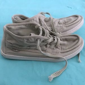 Sanuk shoes size 6.5